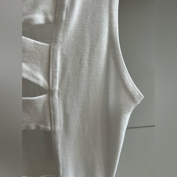 White Backless Summer Dress - Picture 4 of 4